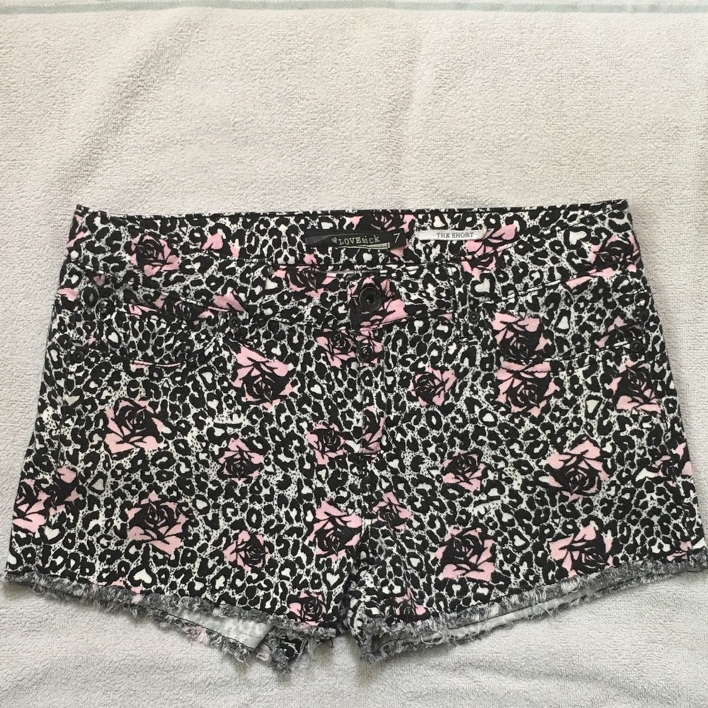 LOVEsick | THE SHORTS